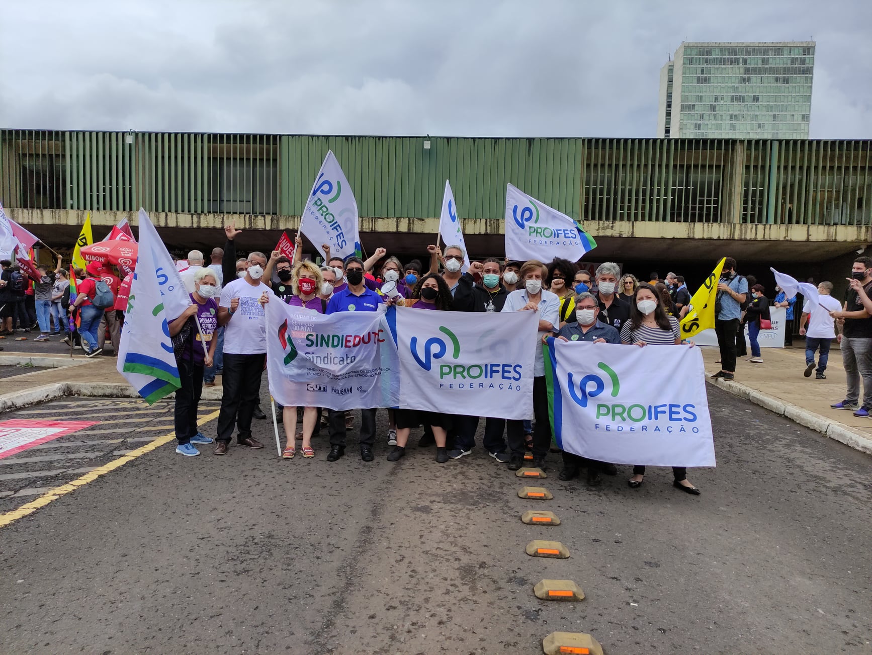 Ano termina sem votação da PEC 32