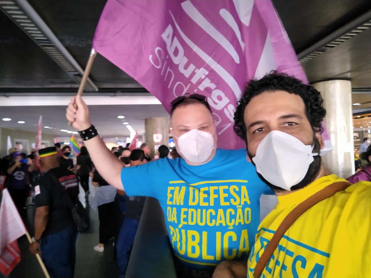 ADUFRGS-Sindical reforça mobilização contra a PEC 32 em Brasília