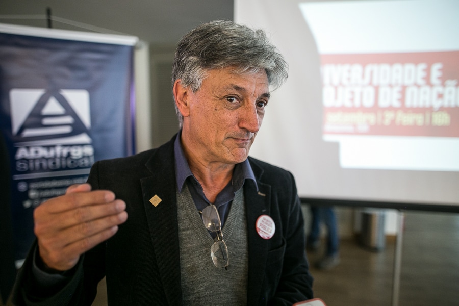 PEC Emergencial cria justificativa para governo continuar a não dar reajustes para servidores, diz presidente da Adufrgs