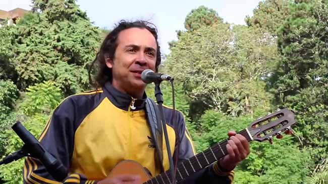 Nesta sexta, 21, tem show musical em homenagem aos professores e professoras